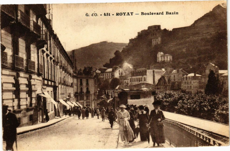 Carte postale ancienne Royat - Boulevard bazin à Royat