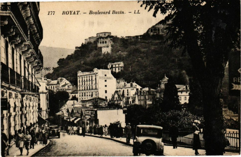 Carte postale ancienne Royat - Boulevard bazin à Royat