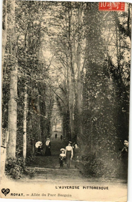 Carte postale ancienne Royat - Allée de parc bargoin à Royat