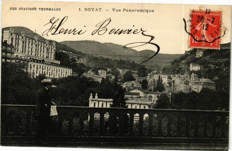 Carte postale ancienne Royat - Vue panoramique à Royat