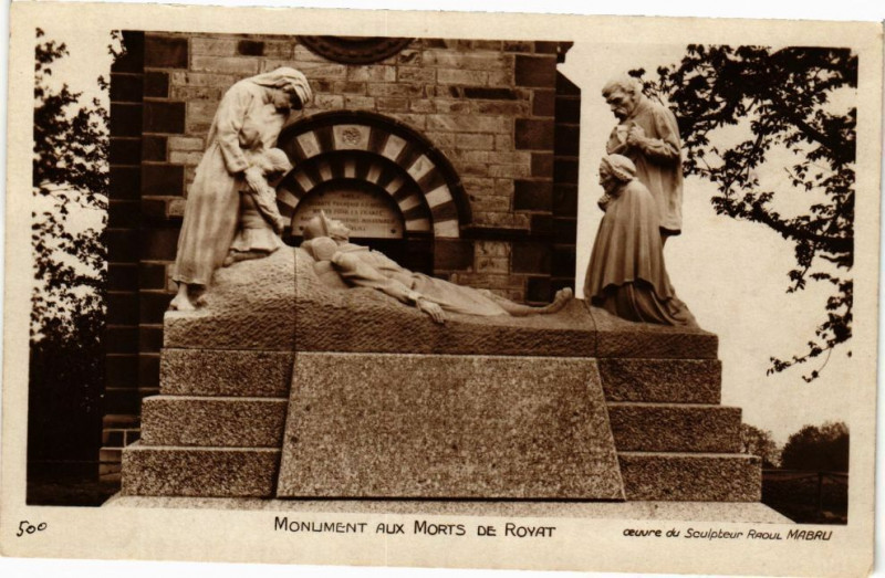Carte postale ancienne Monument aux morts de Royat à Royat