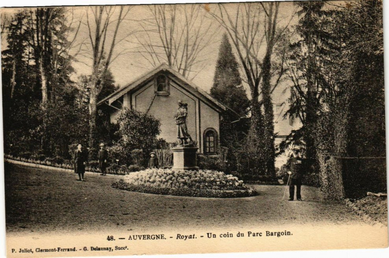 Carte postale ancienne Auvergne - Royat - Un coin du parc à Royat