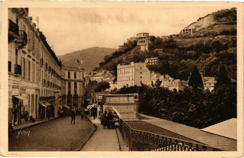 Carte postale ancienne Royat - Boulevard bazin à Royat