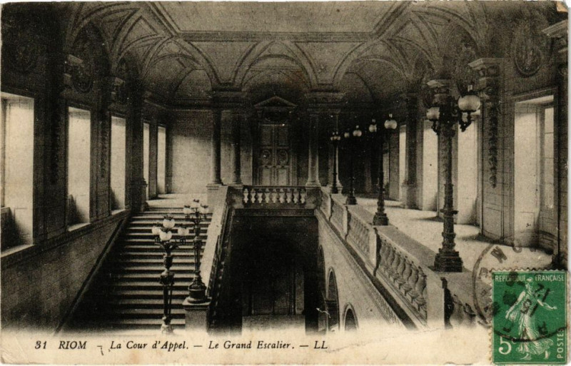 Carte postale ancienne Riom - La cour d'appel à Riom