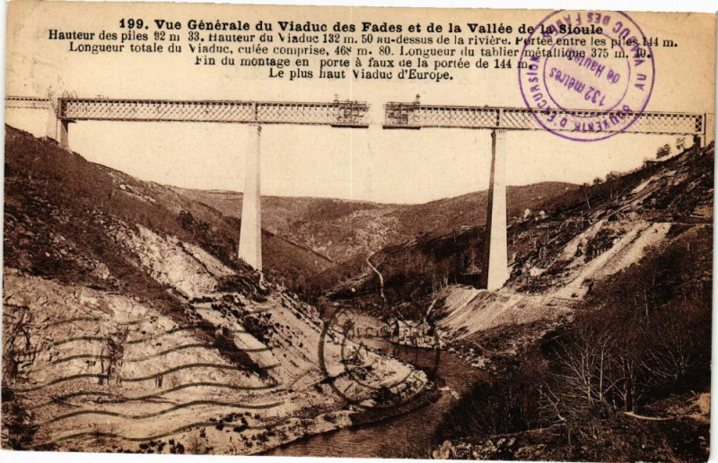 Carte postale ancienne Vue générale du Viaduc des Fades et de la Vallée de la Sioule