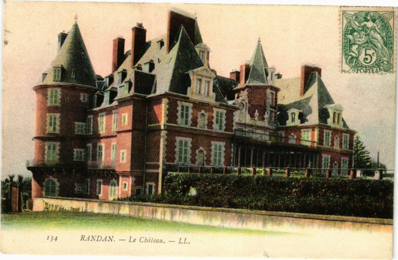 Carte postale ancienne Randan - lE Chateau à Randan