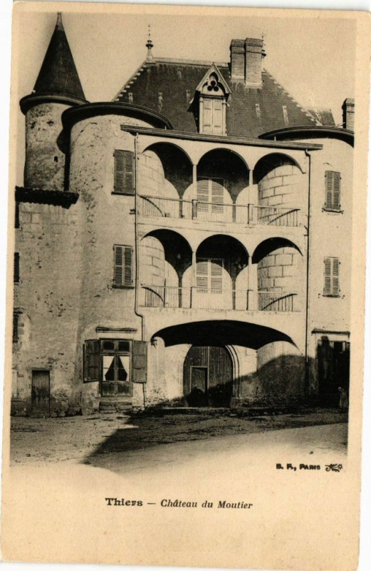 Carte postale ancienne Thiers - Chateau du moutier à Thiers