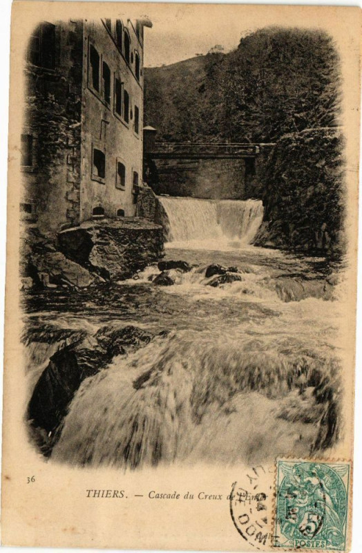 Carte postale ancienne Thiers - Cascade du creux à Thiers