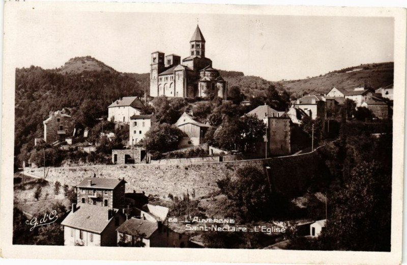 Carte postale ancienne L'Auvergne - Saint-Nectaire à Saint-Nectaire