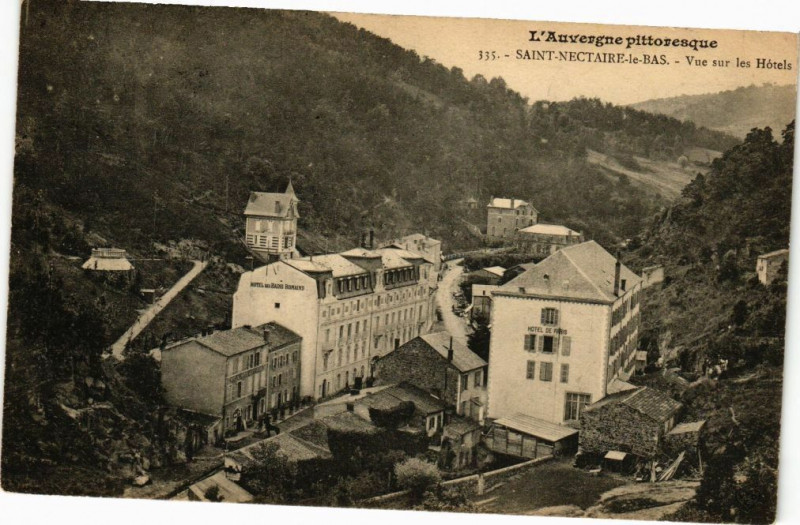 Carte postale ancienne Saint-Nectaire-le-Bas - Vue sur les hotels à Saint-Nectaire