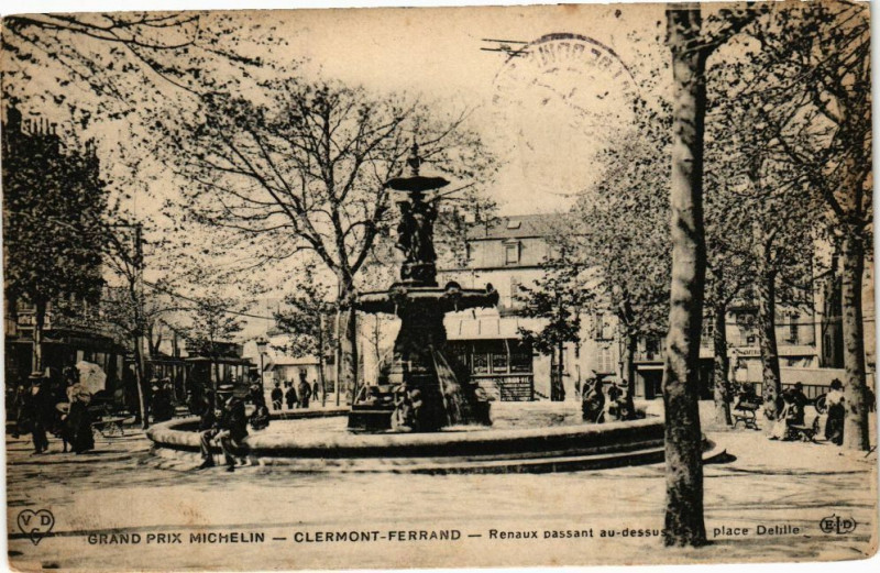 Carte postale ancienne Grand prix Michelin - Clermont-Ferrand - Renaux passant au-dessus à Clermont-Ferrand