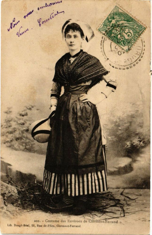 Carte postale ancienne Costume des Env. de Clermont-Ferrand à Clermont-Ferrand