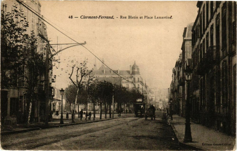 Carte postale ancienne Clermont-Ferrand - Rue Blatin et Place Lamartine à Clermont-Ferrand