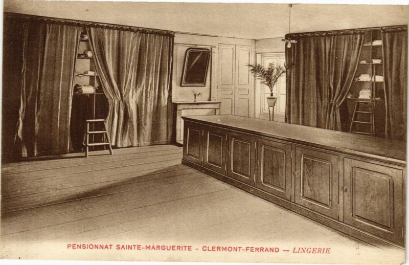Carte postale ancienne Pensionnat Sainte-Marguerite-Clermont-Ferrand - Lingerie à Clermont-Ferrand