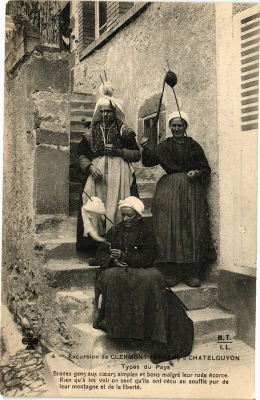 Carte postale ancienne Clermont-Ferrand á Chatelguyon - Types du Pays -Braves gens aux... à Clermont-Ferrand