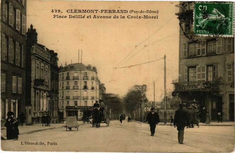 Carte postale ancienne Clermont-Ferrand (Puy-de-Dome) - Place Delille et Avenue de la à Clermont-Ferrand