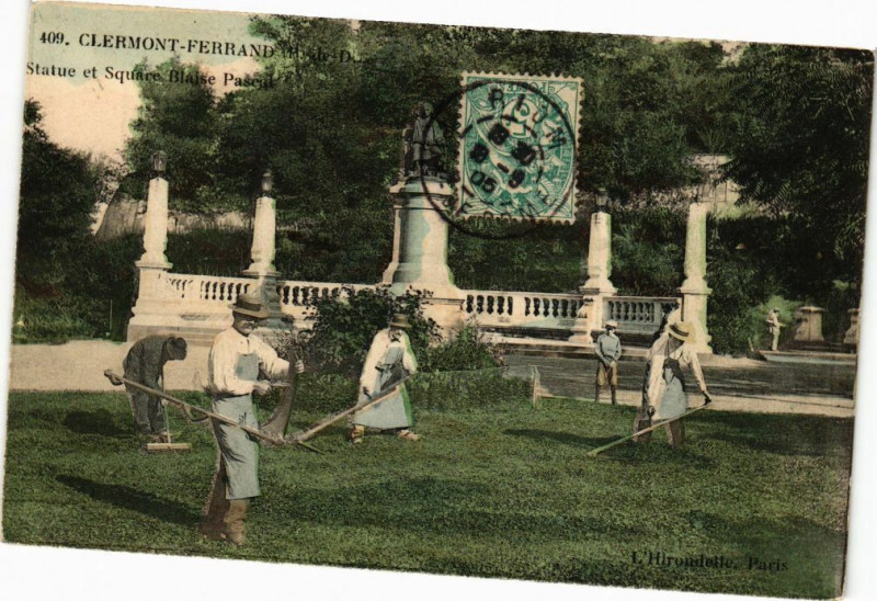 Carte postale ancienne Clermont-Ferrand (P.-de-D.) - Statue et Square de Blaise Pascal à Clermont-Ferrand