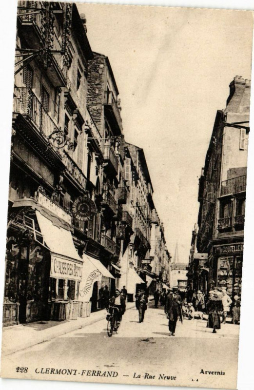 Carte postale ancienne Clermont-Ferrand - La Rue Neuve à Clermont-Ferrand