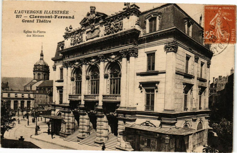 Carte postale ancienne L'Auvergne Illustrée - Clermont-Ferrand- Grand Théátre-Eglise St... à Clermont-Ferrand