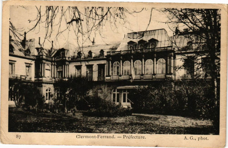 Carte postale ancienne Clermont-Ferrand - Prefecture à Clermont-Ferrand