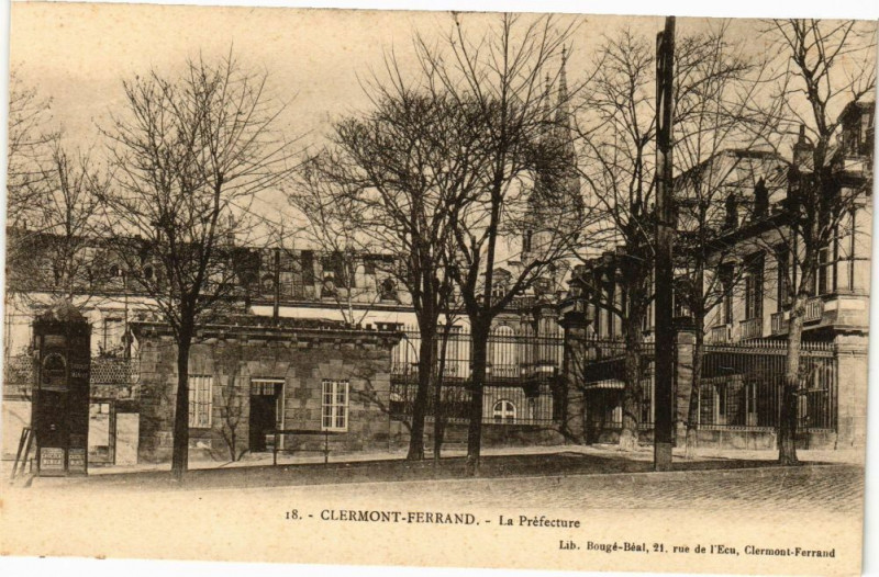 Carte postale ancienne Clermont-Ferrand - La Prefecture à Clermont-Ferrand