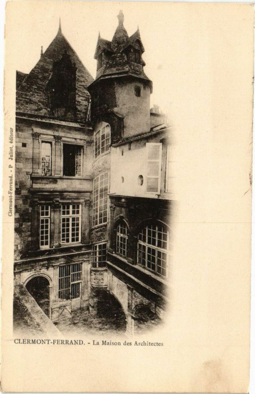 Carte postale ancienne Clermont-Ferrand - La Maison des Architectes à Clermont-Ferrand