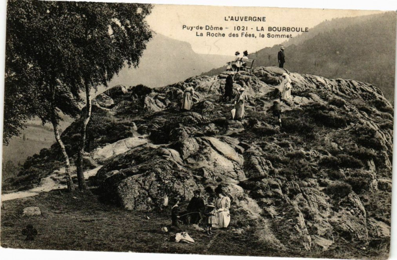 Carte postale ancienne La Bourboule-La Roche des Fées le Sommet à La Bourboule