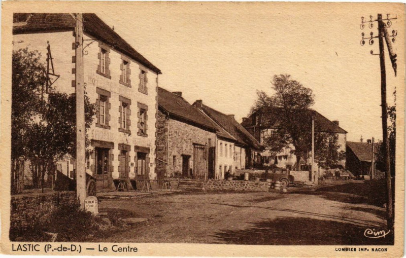 Carte postale ancienne Lastic - Le Centre à Lastic