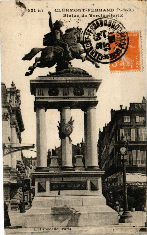 Carte postale ancienne Clermont-Ferrand (P.-de-D.) - Statue de Vercingetorix à Clermont-Ferrand