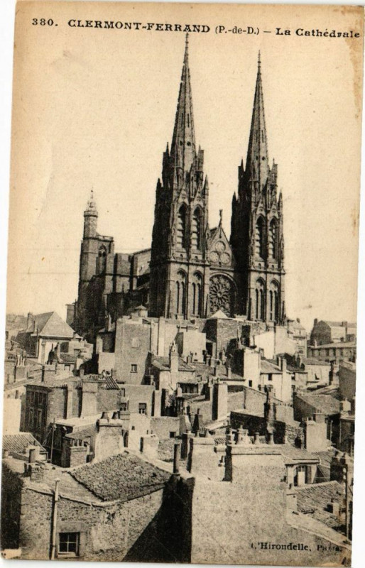 Carte postale ancienne Clermont-Ferrand (P.-de-D.) - La Cathedrale à Clermont-Ferrand