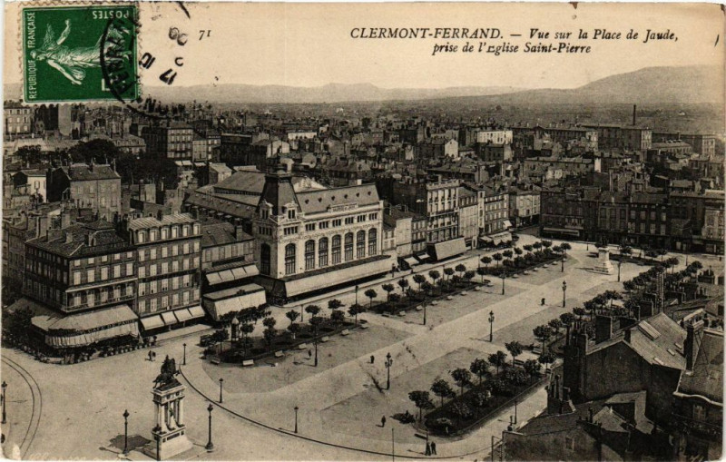 Carte postale ancienne Clermont-Ferrand - Vue sur la Place de Jaude prise de l'Eglise... à Clermont-Ferrand