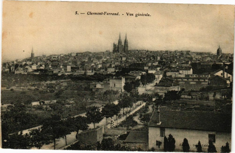 Carte postale ancienne Clermont-Ferrand - Vue générale à Clermont-Ferrand