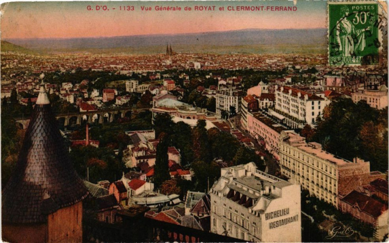 Carte postale ancienne Vue générale de Royat et Clermont-Ferrand à Royat