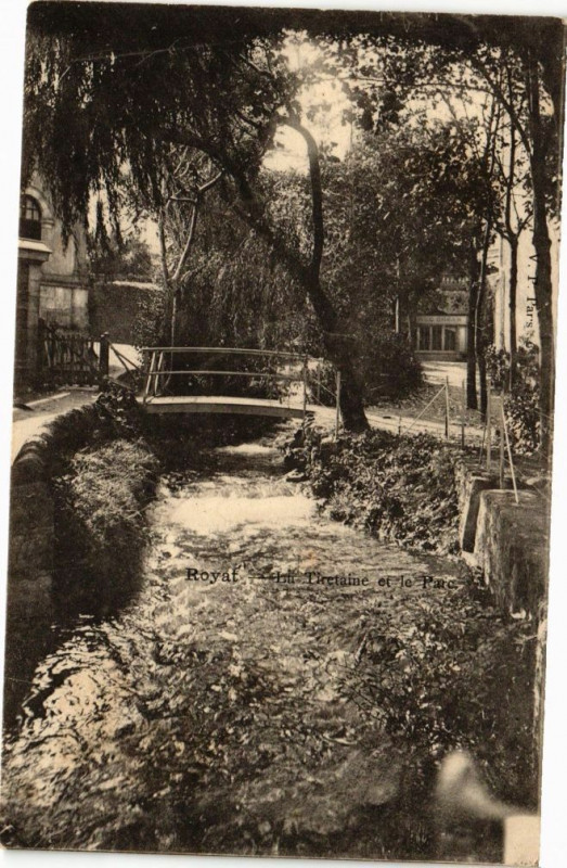 Carte postale ancienne Royat - La Trietaine et le Parc à Royat