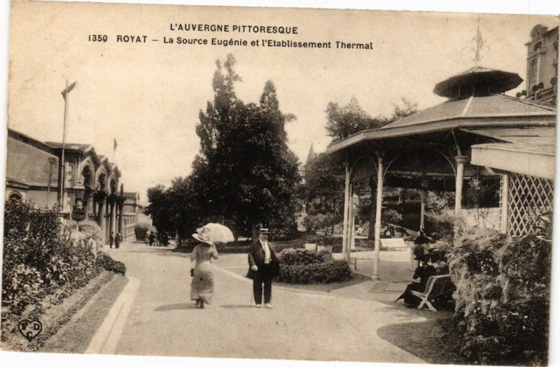 Carte postale ancienne Royat - La Source Eugenie et l'Etabl. THERMal à Royat