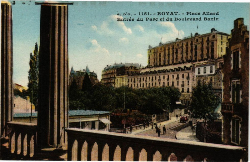 Carte postale ancienne Royat - Place Allard à Royat