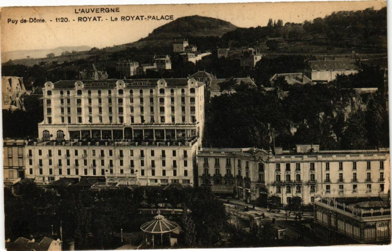 Carte postale ancienne Royat - Le Royat Palace à Royat
