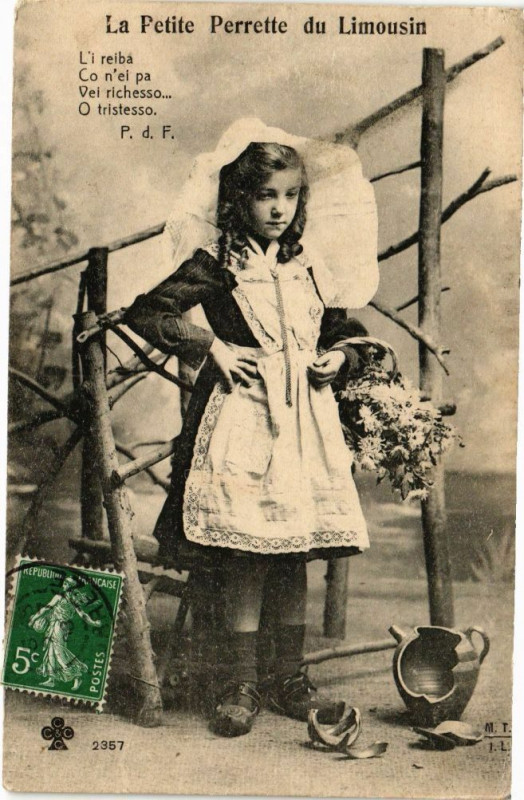 Carte postale ancienne La Petite Perrette du Limousin