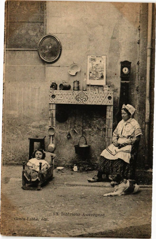 Carte postale ancienne Interieur Auvergnat