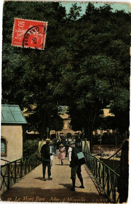 Carte postale ancienne Le Mont-Dore - Allée d'Allonville à Mont-Dore
