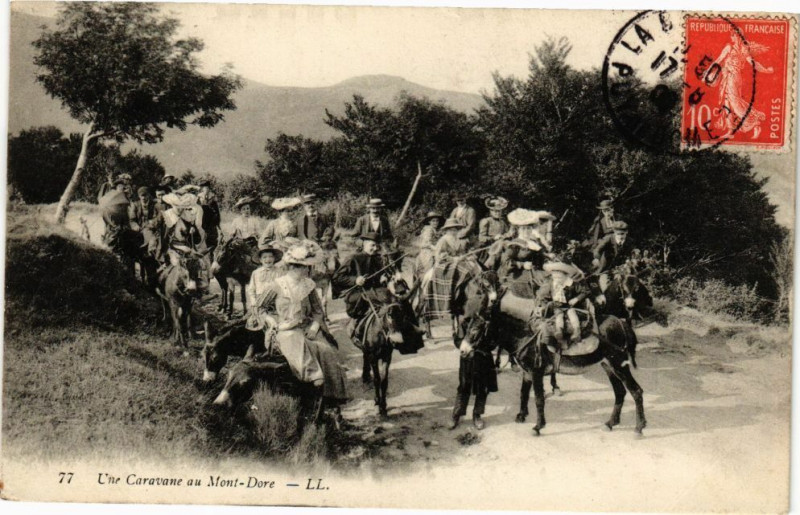 Carte postale ancienne Une Caravane au Mont-Dore à Mont-Dore
