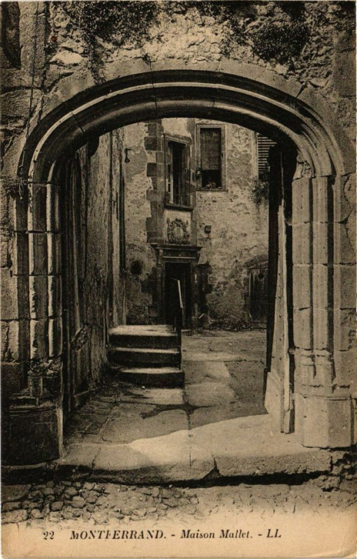 Carte postale ancienne Montferrand - Maison Mallet