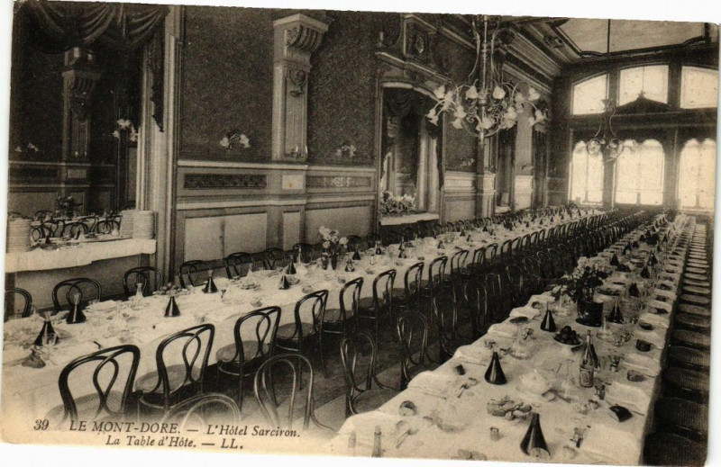 Carte postale ancienne Le Mont-Dore - L'Hotel Sarciron à Mont-Dore