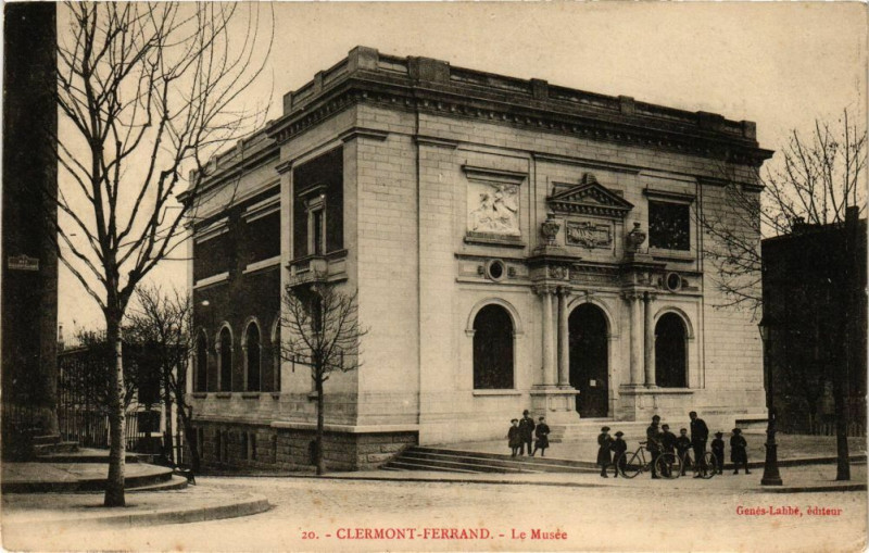 Carte postale ancienne Clermont-Ferrand - Le Musée à Clermont-Ferrand