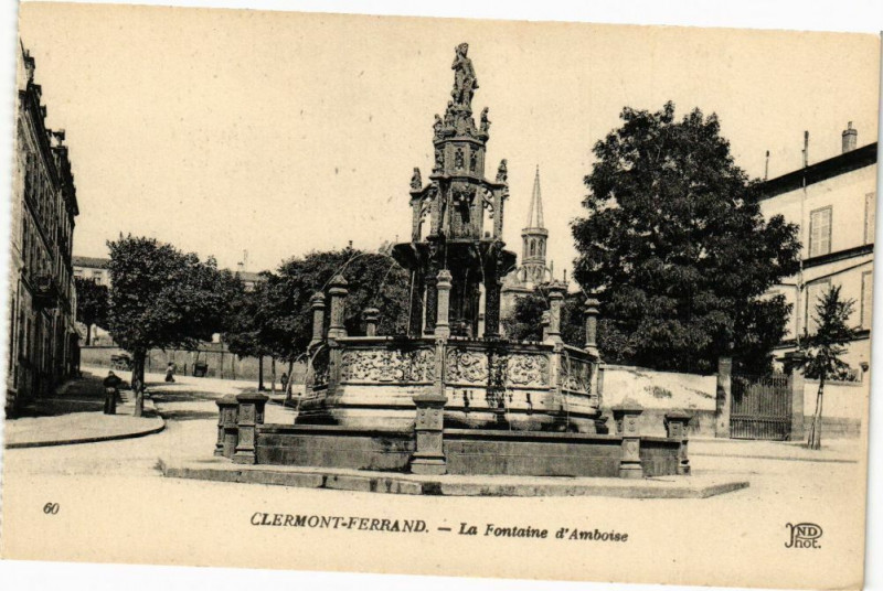 Carte postale ancienne Clermont-Ferrand - La Fontaine d'Amboise à Clermont-Ferrand