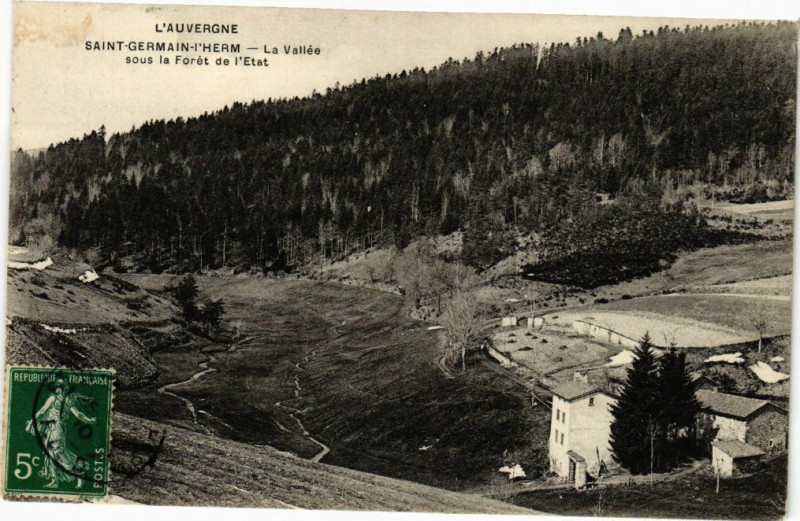 Carte postale ancienne Saint-Germain l'Herm - La Vallée sous la Foret de l'Etat à Saint-Germain-l'Herm