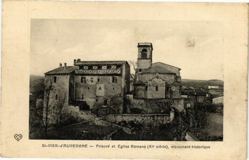 Carte postale ancienne Saint-Dier d'Auvergne - Pieure et Eglise Romane à Saint-Dier-d'Auvergne