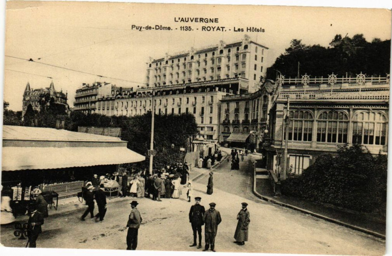 Carte postale ancienne Royat - Les Hotels à Royat