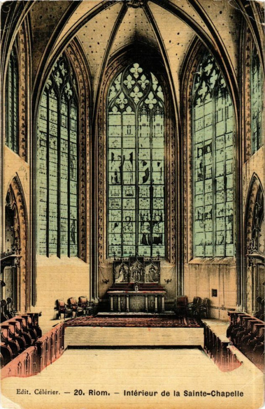 Carte postale ancienne Riom - Interieur de la Ste-Chapelle à Riom