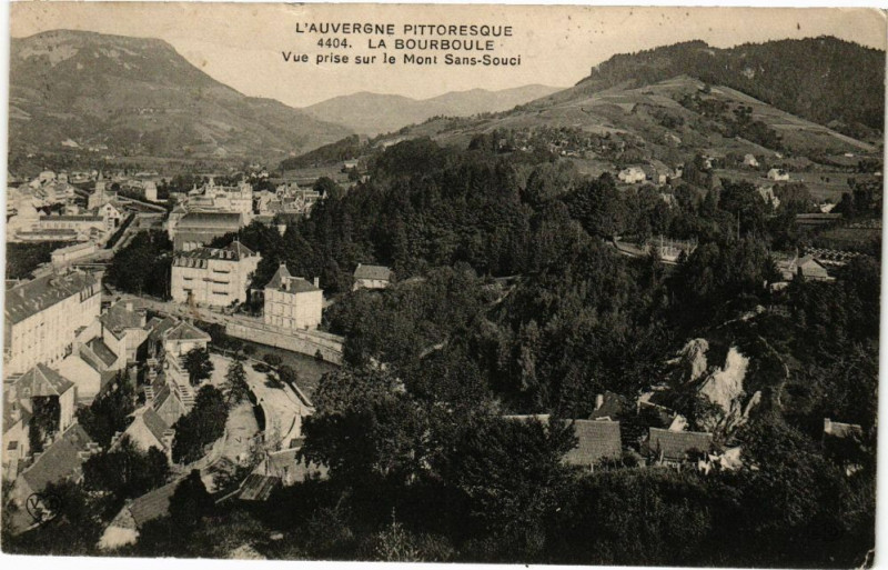 Carte postale ancienne La Bourboule-Vue prise sur le Mont Sans-Souci à La Bourboule
